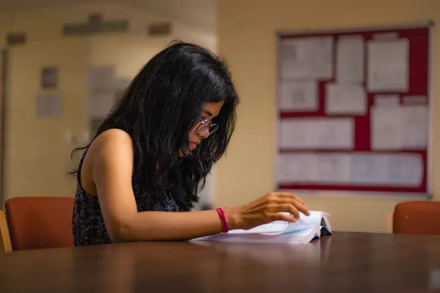 Effective Strategies for Helping Learners Notice Grammar in Context