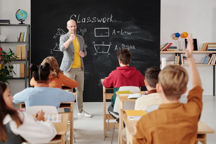 Effective Strategies for Scaffolding Writing Tasks in ELT Classrooms